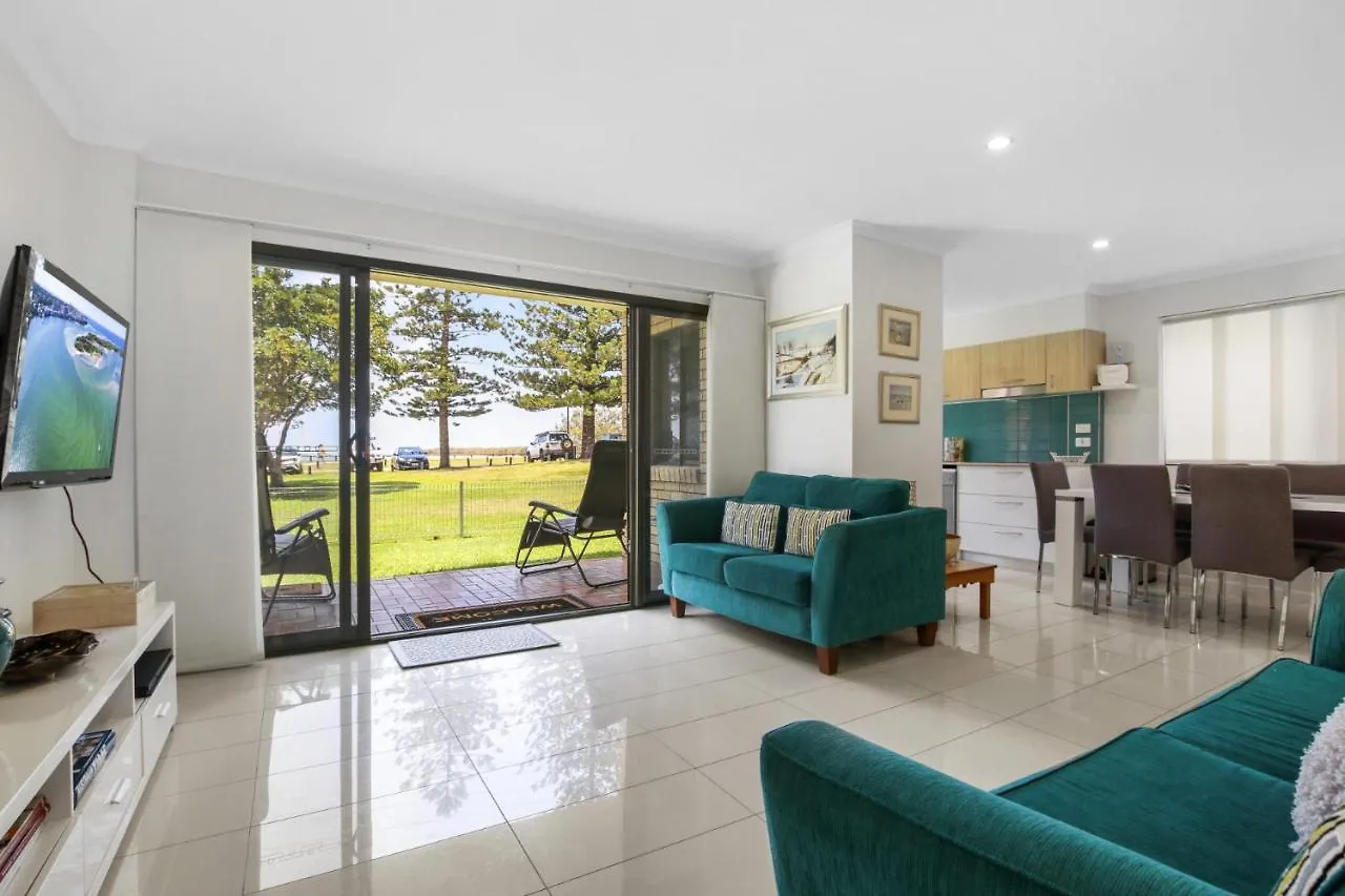 Golden Shores Unit 1 21 Landsborough Parade Caloundra Apartman