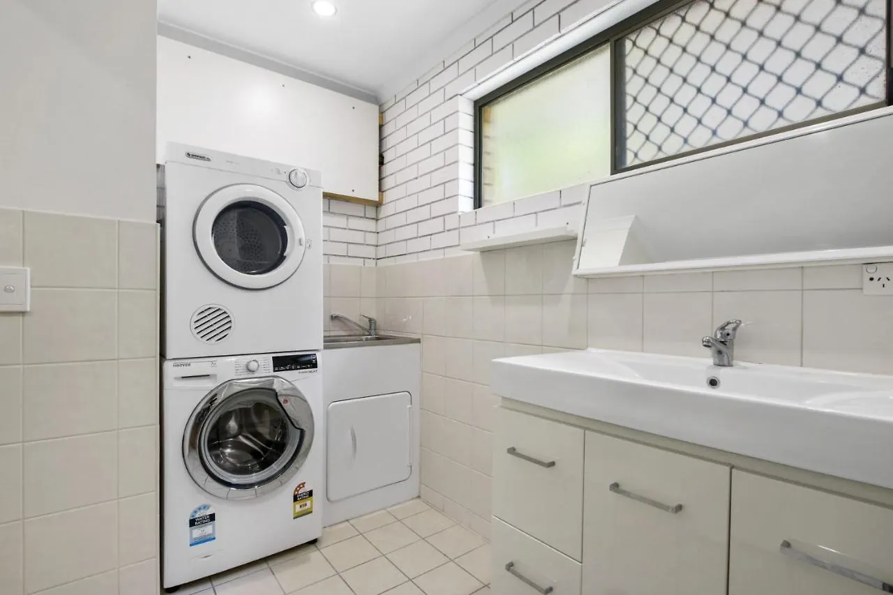 Golden Shores Unit 1 21 Landsborough Parade Caloundra Ausztrália